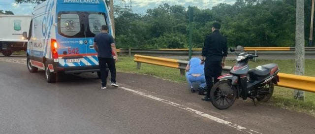 IGUAZÚ: Joven de 18 años murió tras despistar con su moto en la rotonda de acceso