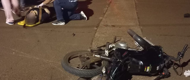 APÓSTOLES: Motociclista embistió a una mujer en la senda peatonal y fue detenido por alcoholemia positiva