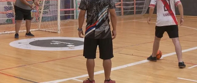POSADAS: Clases gratuitas de fútbol para ciegos en el Polideportivo Finito Gehrmann